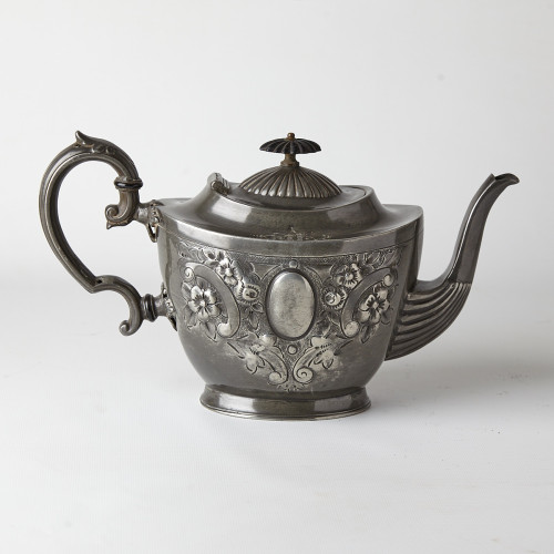 Vintage Pewter Tea Pot.